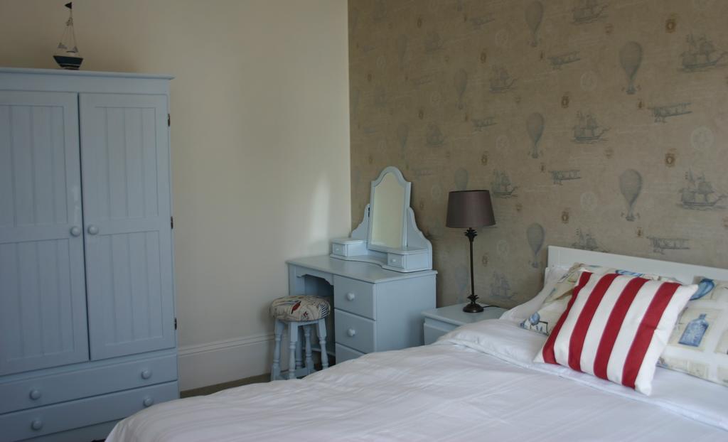 Cambridge House Guest House Истбурн Номер фото
