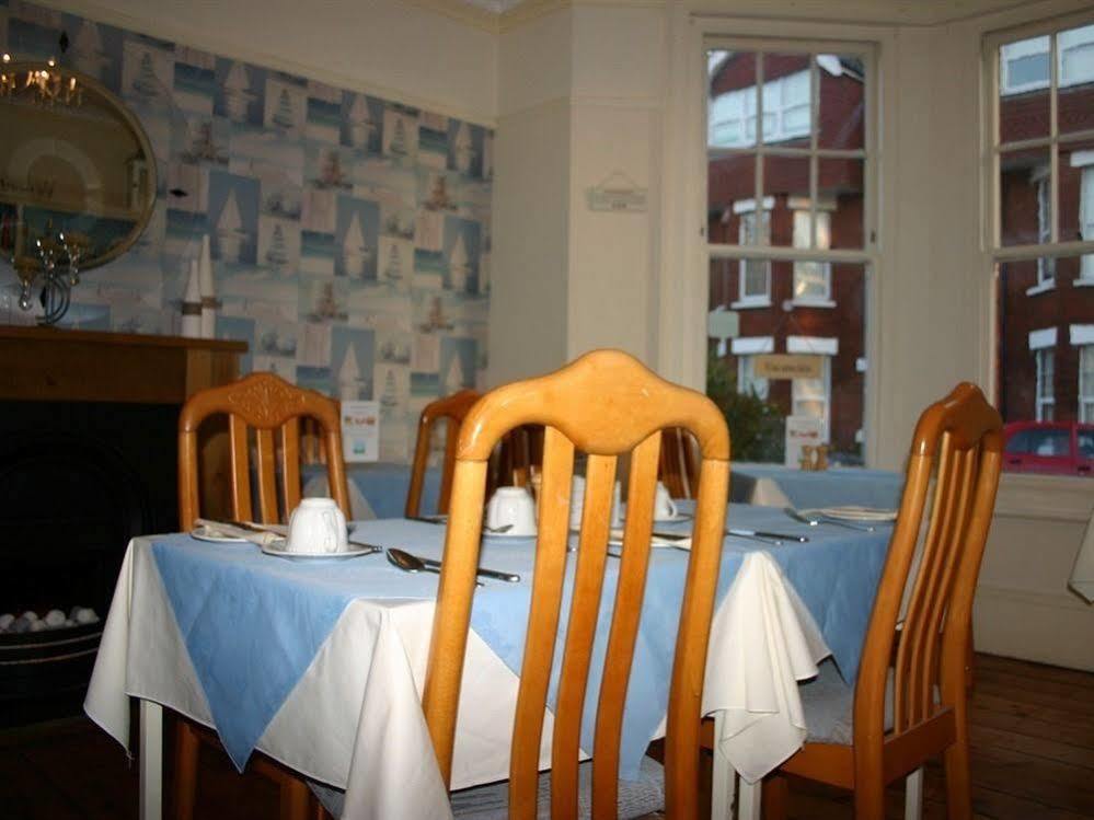 Cambridge House Guest House Истбурн Экстерьер фото